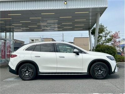 MERCEDES-BENZ EQE - 8