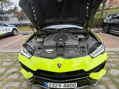 LAMBORGHINI URUS - 7
