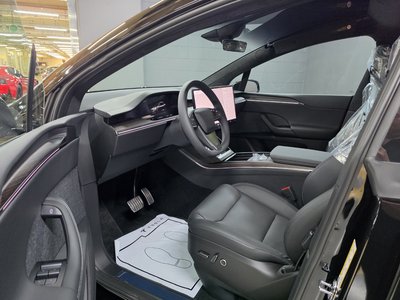 TESLA MODEL X - 8