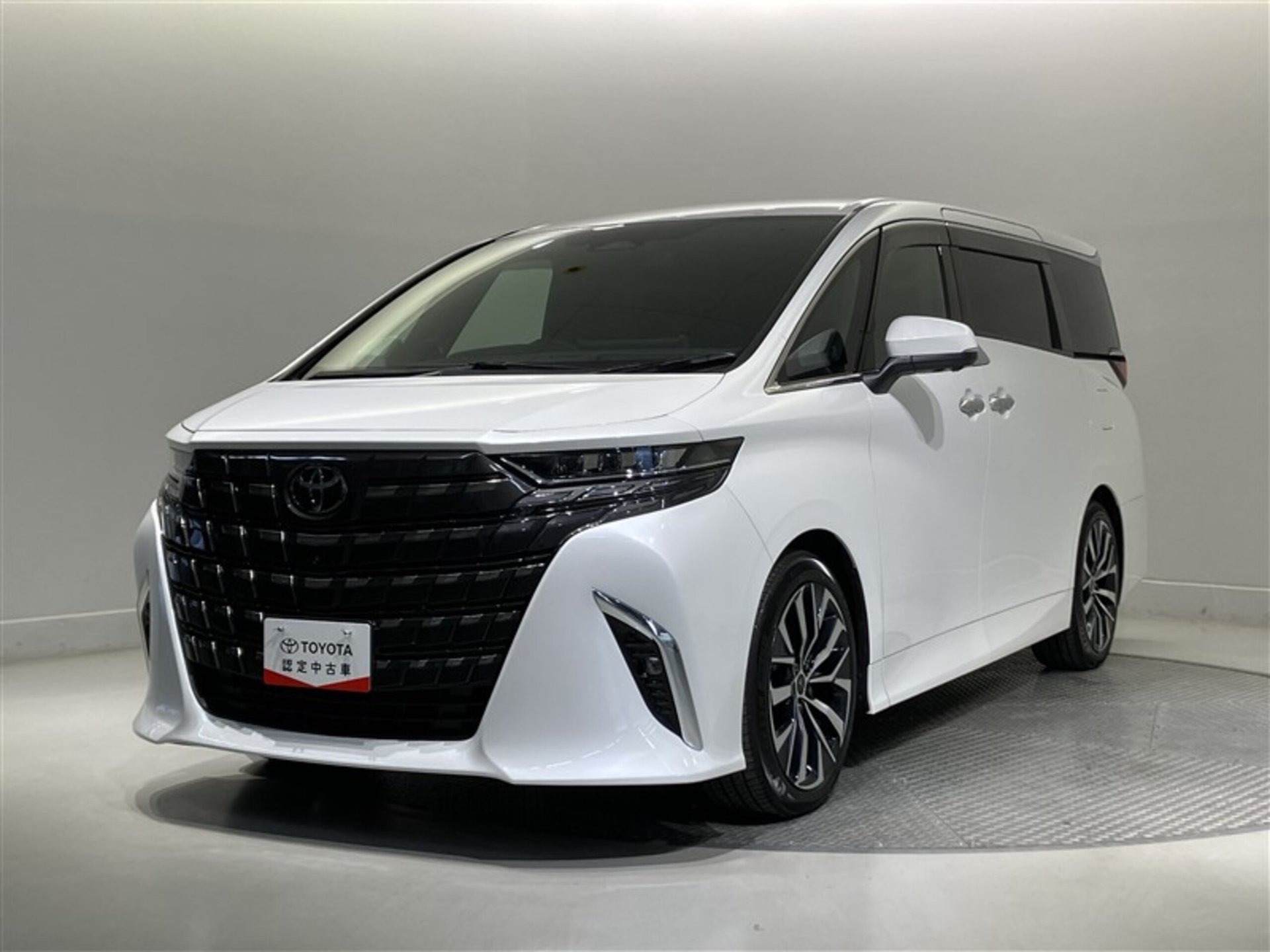 TOYOTA ALPHARD - View 1