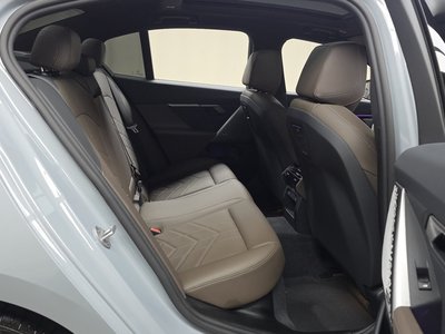 صورة مصغرة 18 لـ 2025 BMW 5 SERIES