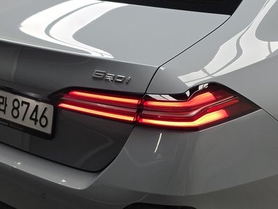 2025 BMW 5 SERIES 照片 10