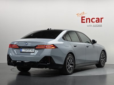 2025 BMW 5 SERIES 照片 4