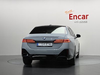 2025 BMW 5 SERIES 照片 3