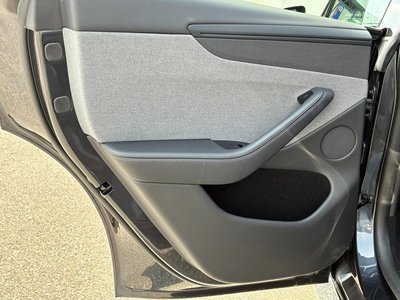 2025 Tesla MODEL Y — миниатюра 38