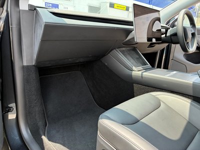 2025 Tesla MODEL Y — миниатюра 30