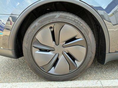 2025 Tesla MODEL Y — миниатюра 47