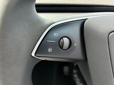 2025 Tesla MODEL Y — миниатюра 16