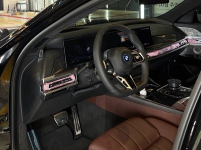 BMW 7 SERIES - 2