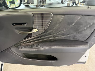 2018 Lexus LS thumbnail 35