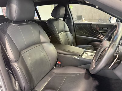 2018 Lexus LS thumbnail 31