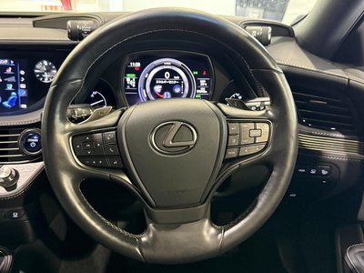 2018 Lexus LS thumbnail 11