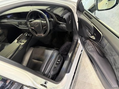 2018 Lexus LS thumbnail 34