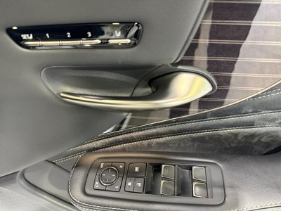 2018 Lexus LS thumbnail 36