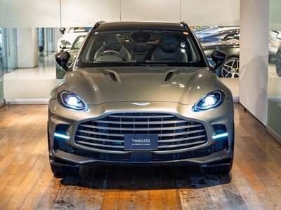 ASTON MARTIN DBX - 5
