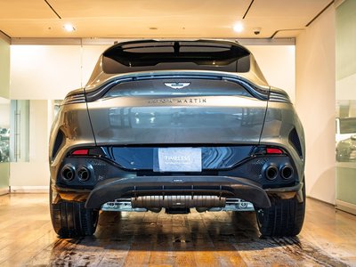 ASTON MARTIN DBX - 9