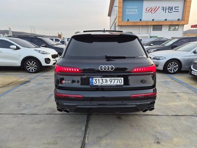 AUDI SQ7 - 3