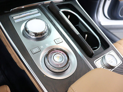 صورة 10 لـ 2023 Genesis GV80