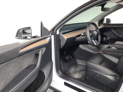 صورة مصغرة 13 لـ 2024 Tesla MODEL Y