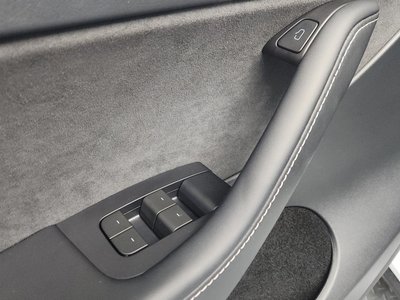 صورة مصغرة 29 لـ 2024 Tesla MODEL Y