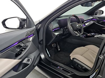 2025 BMW M5 缩略图 13