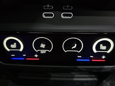 2025 BMW M5 缩略图 32