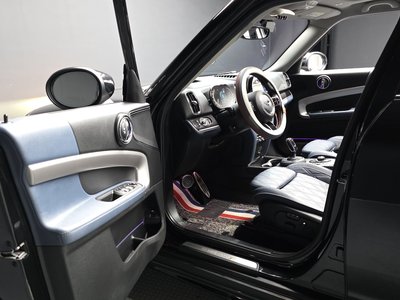 MINI COUNTRYMAN - 10