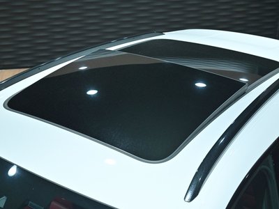PORSCHE MACAN - 3