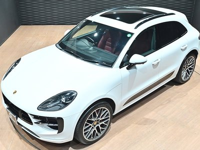 PORSCHE MACAN - 8