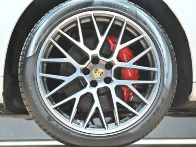PORSCHE MACAN - 2