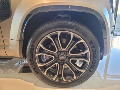 LAND ROVER DEFENDER - 6