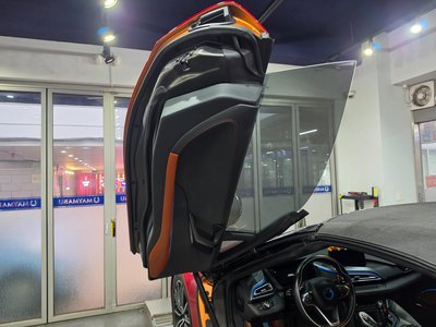 2019 BMW I8 thumbnail 17