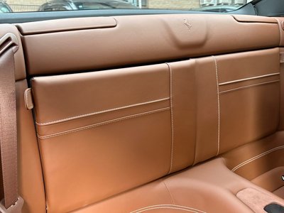 FERRARI CALIFORNIA T - 8