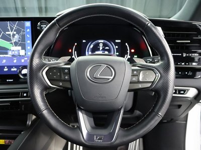 2023 Lexus RX — миниатюра 17