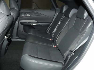 صورة 10 لـ 2023 Lexus RX