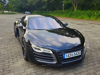 AUDI R8 - 1