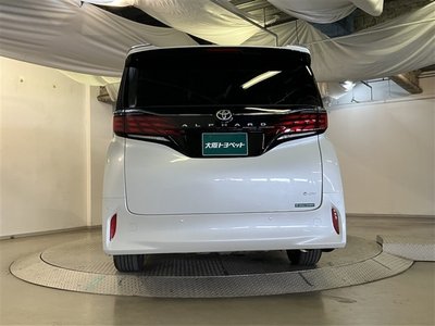 2023 Toyota ALPHARD — фото 8
