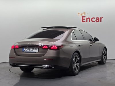 MERCEDES-BENZ E-CLASS - 3