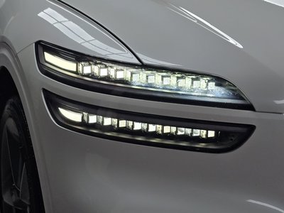 صورة 9 لـ 2024 Genesis GV70
