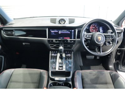 صورة 2 لـ 2022 Porsche MACAN