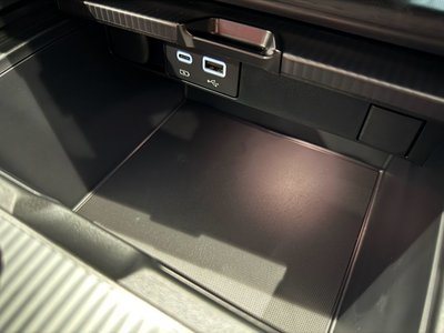 2025 Lexus RX thumbnail 31