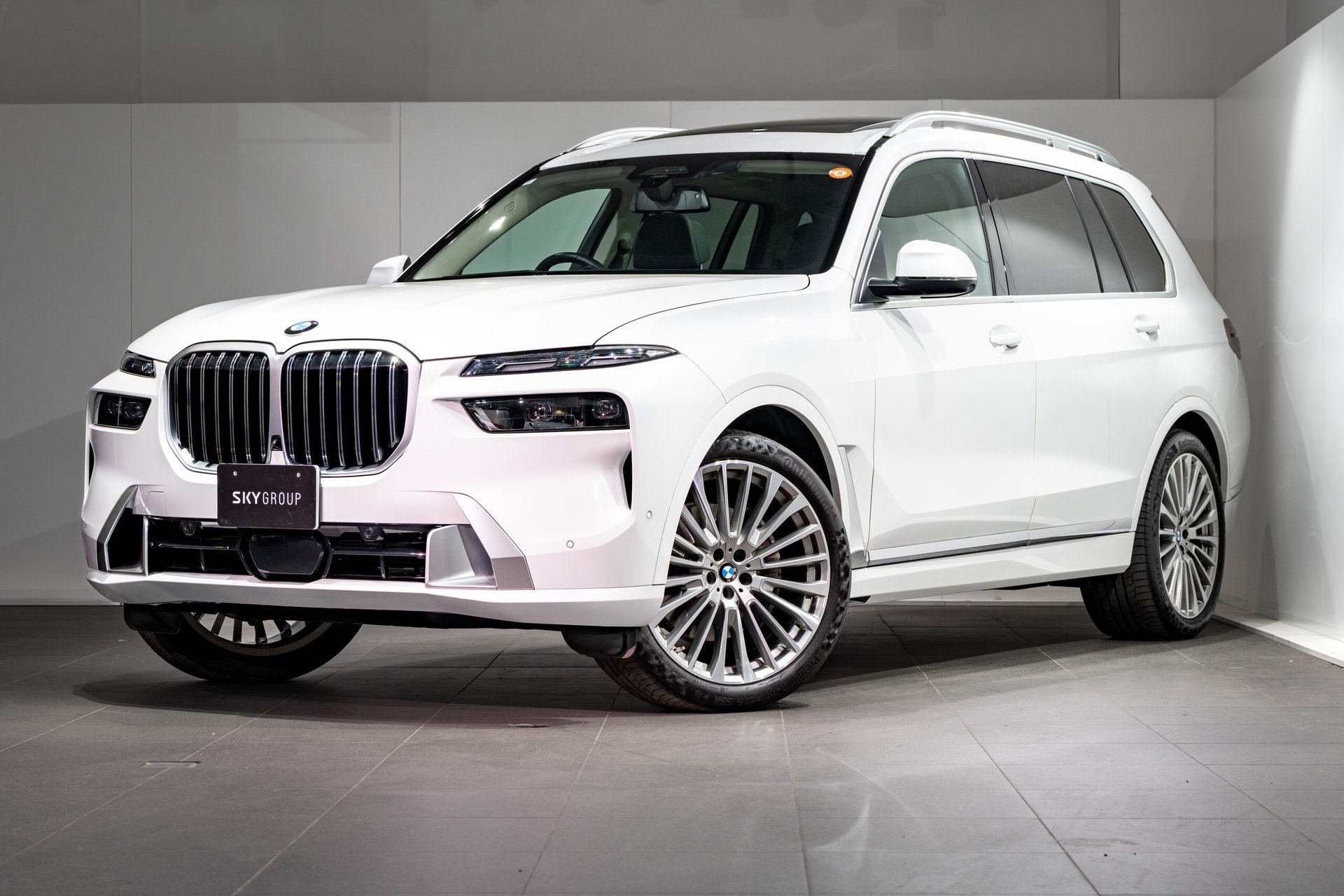 BMW X7 - View 1