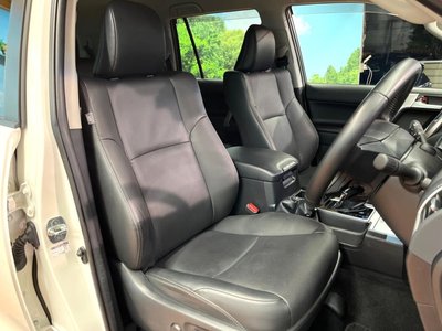 TOYOTA LAND CRUISER PRADO - 10