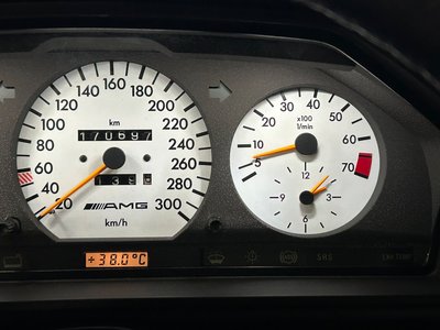 MERCEDES-BENZ E-CLASS - 9