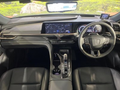 TOYOTA CROWN SPORT - 2