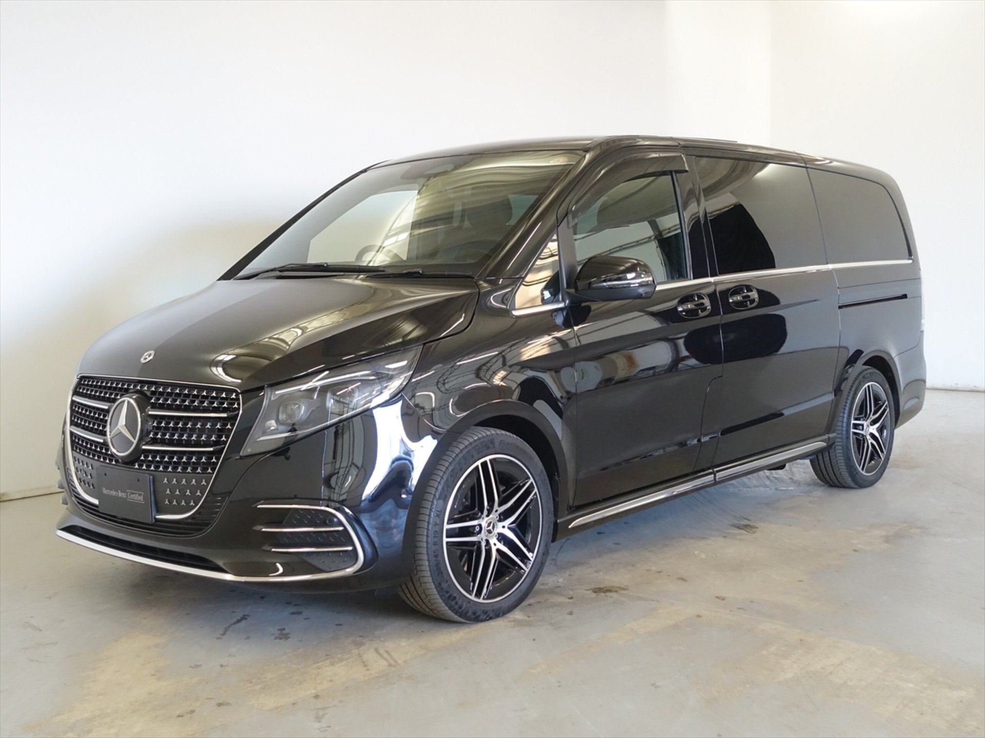 MERCEDES-BENZ V-CLASS - View 1