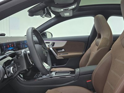 MERCEDES-BENZ CLA - 9
