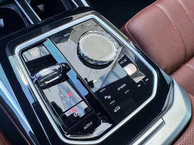 صورة 9 لـ 2025 BMW 7 SERIES