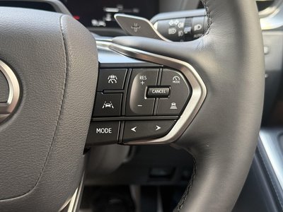 2025 Lexus GX thumbnail 32