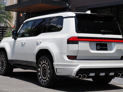 2025 Lexus GX photo 3